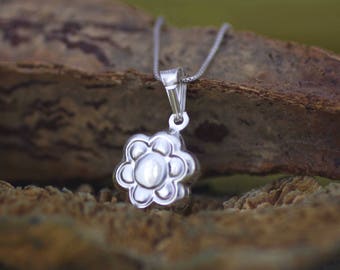 Sterling Silber Blume Halskette, Silber kleine Blume Halskette, Silber hohle Blume Halskette, Mädchen Halskette, Braut Schmuck, Valentine Geschenk
