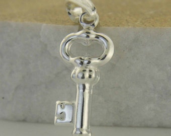 Key Necklace, Silver Key Pendent, Sterling Silver Key, Key Charm,Llave de Plata,Valentine Gift, Key of my Heart, Love protection charm, Key