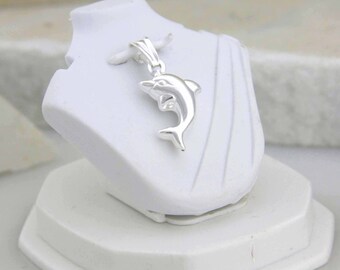 Sterling Silver Dolphin Pendent, Dolphin Necklace, Silver Dolphin, Sea Jewelry, Dolphin Charm, Delfin en Plata, Dije Delfin, Dolphin love,