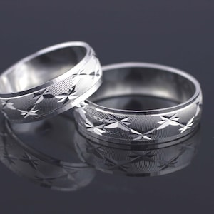 Silver Wedding Band, Silver Wedding Ring, Diamond Cut Silver Band, Sterling Silver Ligth Band, Womens Wedding Band, Mens Wedding Band