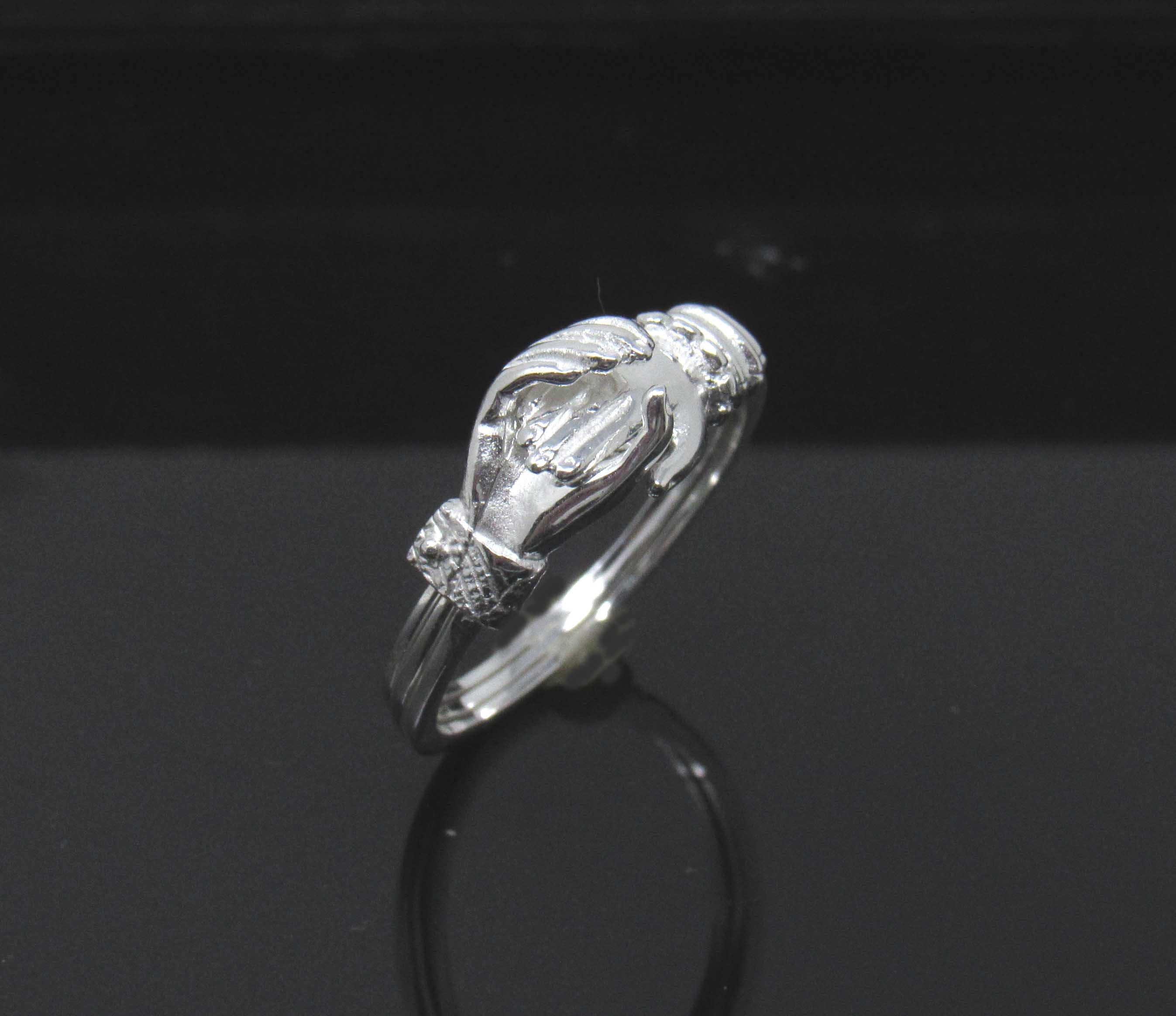 Two hands and heart ring deals