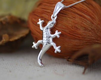 Silver Gecko Necklace, Sterling Silver Lizard Necklace, Sterling Silver Puff Gecko Necklace, Silver Hallow Lizard Charm, Animal Jewelry