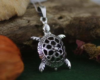 Silver Turtle Necklace, Turtle Pendant, Turtle Necklace, Sea Jewelry, Sterling Silver Turtle Necklace, Animal Jewelry Sea Turtle Necklace