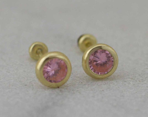 14E00184. - 14 Karat Yellow Gold 4mm Bezel Edge CZ Screw Back Earring