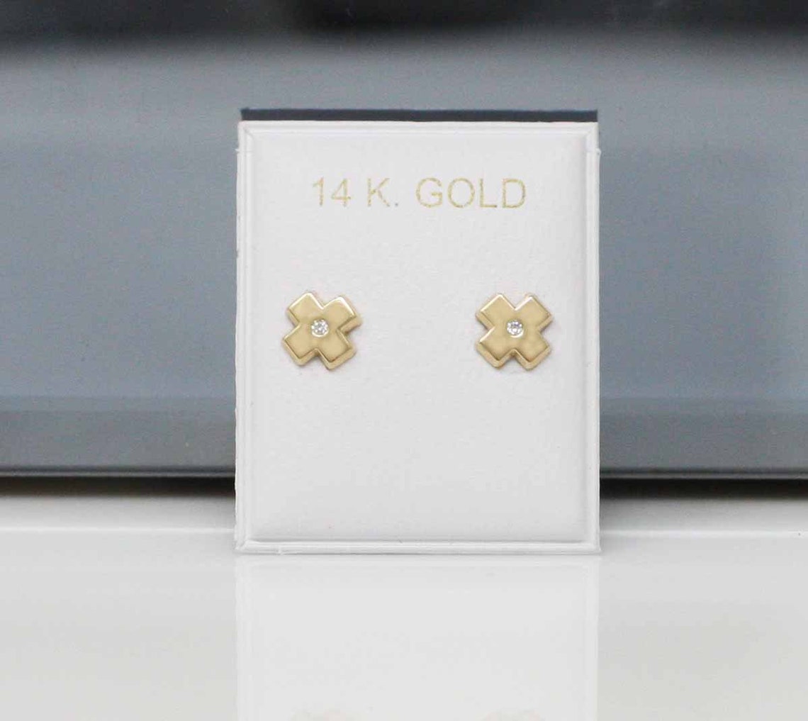 Glitz Cross Stud main image 0