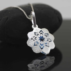 Sterling Silver Snow Flake Necklace, Silver Snow Flake Necklace With CZ, Silver Snow flake Necklace, Winter Charm, Frozen Jewelry