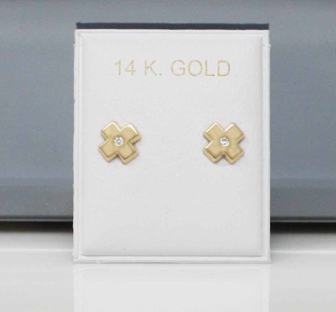 Glitz Cross Stud main image 1
