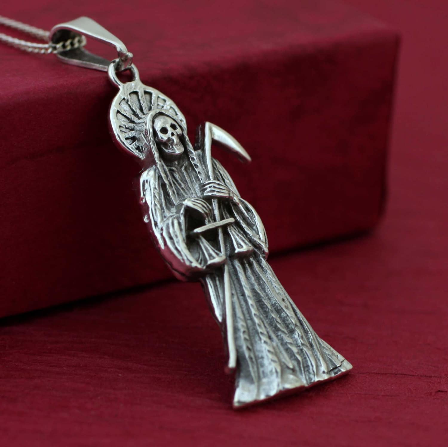 Santa muerte on sale chain silver