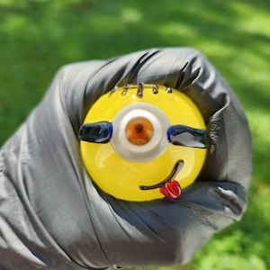 Yellow Cartoon Glass Pipe – Handblown Quirky Character Spoon – Funny Unique Smoking Pipe – Playful Handmade Gift for Fans of Animated Vibes