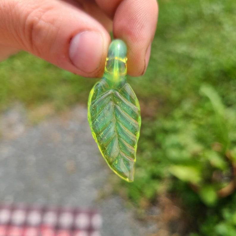 Color Changing Glass Leaf Pendant / Glass Necklace/ Jewelry / Fall / Leaves/ Nature Glass / Green / Pink image 3