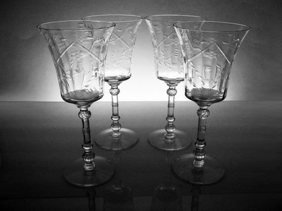 Set of 4 Fancy Stem Water Glasses 1930s/1940s Elegant Crystal Cut Floral  Bowl, Detailed Geometric Stem Elegant Table 