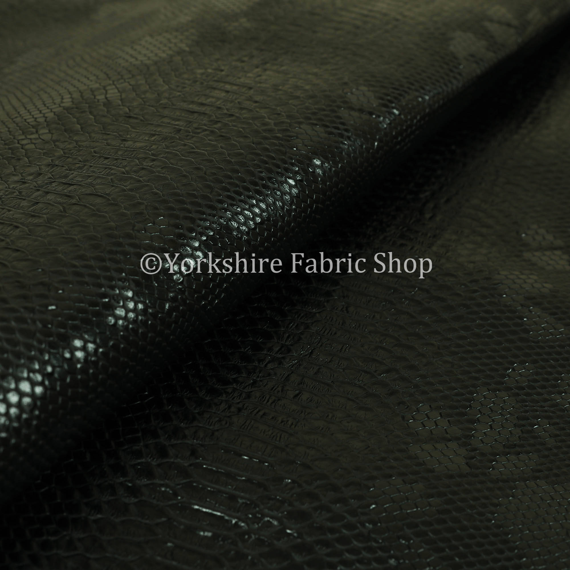 Serpent en relief designer Animal texturé tissu d’ameublement en simili cuir noir - vendu au mètre 10 Serpent en relief designer Animal texturé tissu d’ameublement en en en simili cuir noir - vendu au mètre 10 b9921a