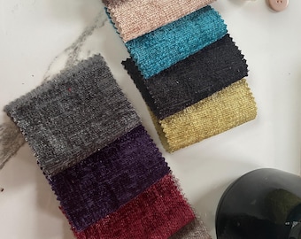 Tecido de chenille texturizado e brilhante para estofamento de sofás, móveis, cortinas, almofadas e decoração de interiores. Tecido resistente, vendido por metro.