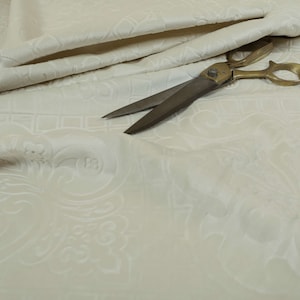 New Furnishing Soft Velvet Embossed Damask Quality Pattern Upholstery Fabric Upholstery In Beige Colour For Sofas Curtains By The Metre