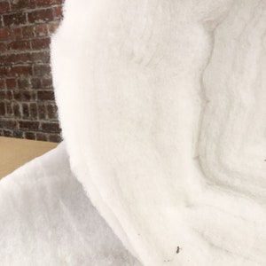 135GM Upholstery Polyester Wadding Dacron Quilting Batting - 27" / 68cm Wide - Sold By The 1 Metre image 2