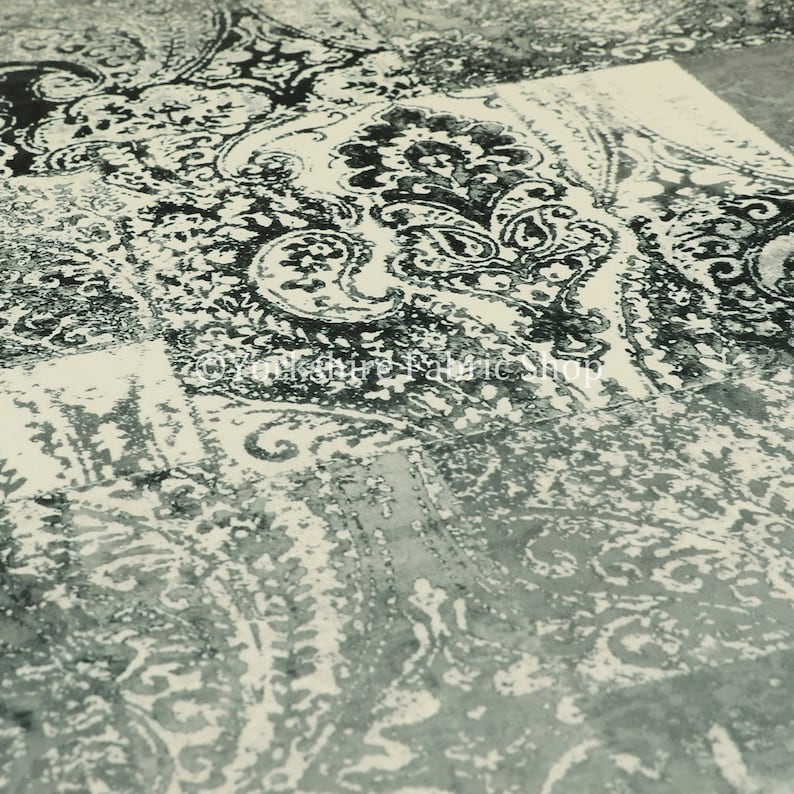 Sold By The 10 Metres Fabric New Soft Printed Velvet Patchwork Damask Traditional Pattern Grey Upholstery Fabric