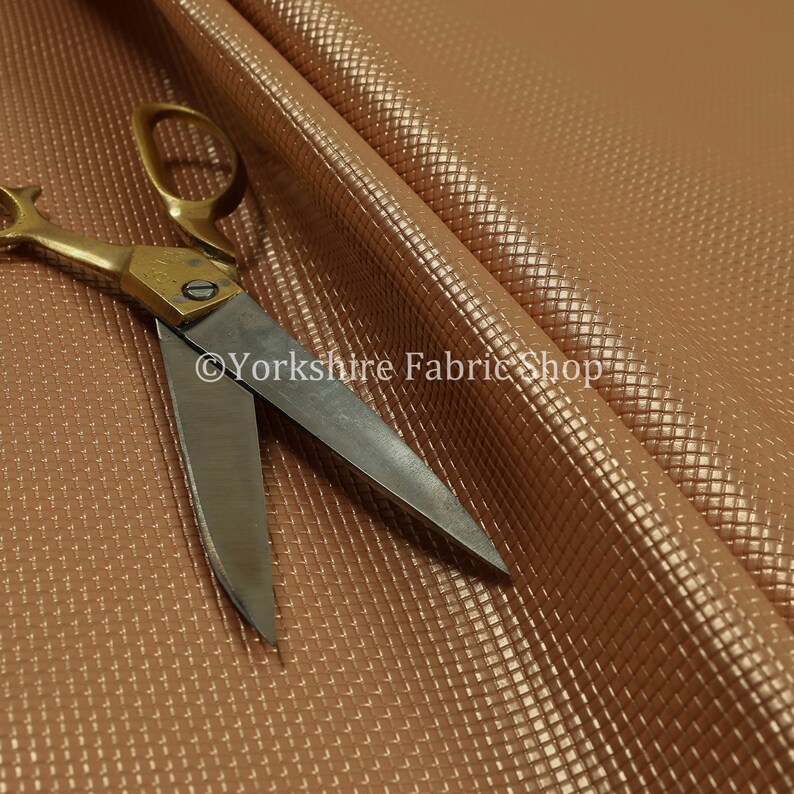 Sold By The 10 Metre Mini Quilted Textured Plain Durable Leather In Rose Pink Vinyl Upholstery Fabric