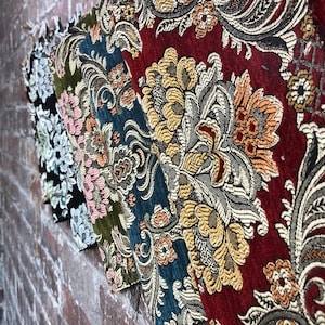 Exotic Royal Damask Chenille Upholstery Fabric For Curtains, Cushions, Interior Design Soft Hard Wearing Polyester Damask Fabrics Per Metre