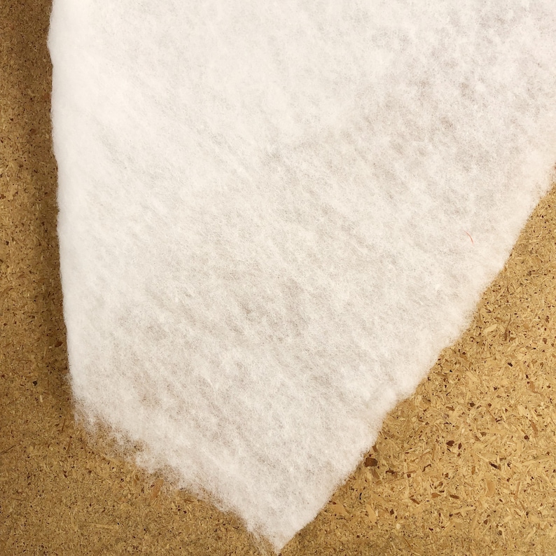 135GM Upholstery Polyester Wadding Dacron Quilting Batting - 27" / 68cm Wide - Sold By The 1 Metre image 3