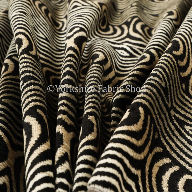 Sold By Metre Fabrics New Modern Elegant Medallion Pattern Quality Weight Velvet Black Colour Furnishing Upholstery Fabric