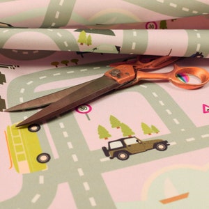 Childrens Car Map Theme Pattern Printed Canvas Upholstery Fabric In Pink Colour - Vendu par The 1 Meter Length Fabric