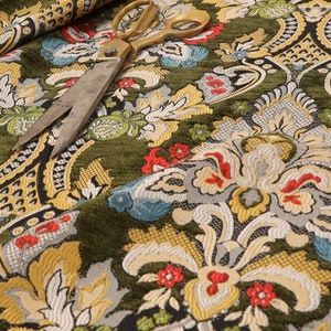 Quality Rich Detail Damask Floral Pattern In Green Upholstery Furnishing Fabric - Sold By The 1 Metre