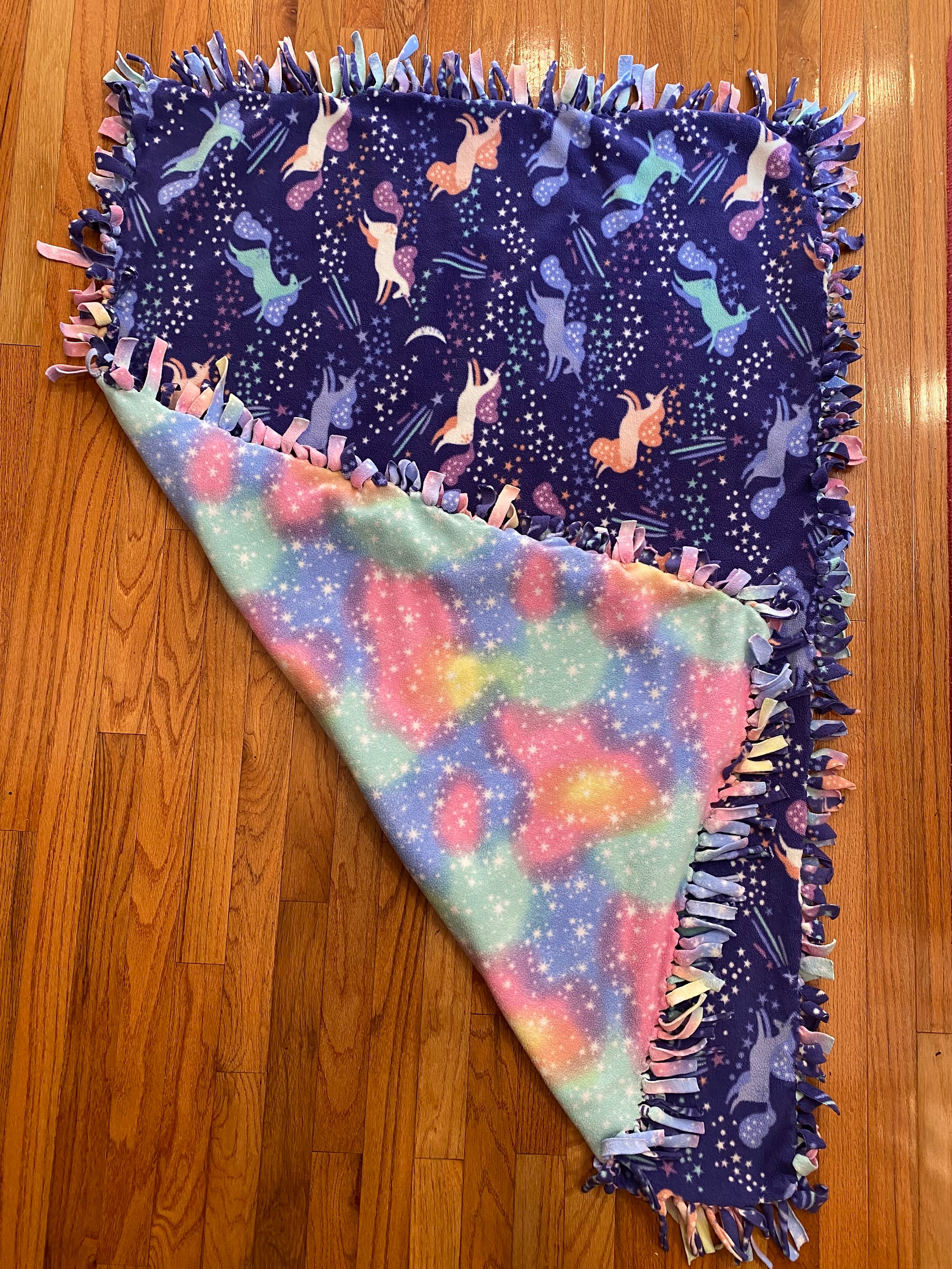 How to make a Fleece Tie Blanket - No Sew Project - The DIY Dreamer