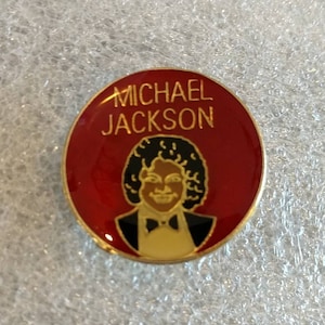 Vintage 1980s Michael Jackson Rock Music Group Round Red Hat Lapel Pin New NOS
