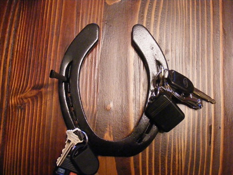 Decorative Horseshoe Key Holder Made From Reclaimed Metal Horse Shoes