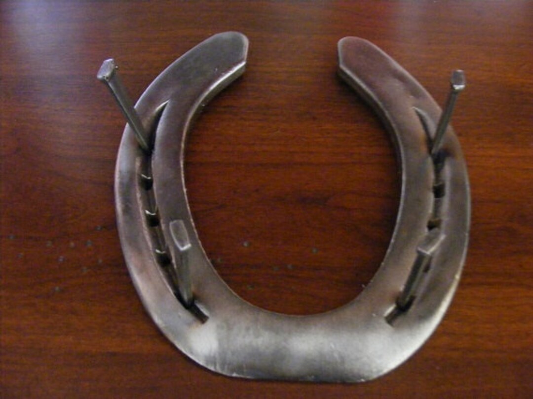 Decorative Horseshoe Key Holder Made From Reclaimed Metal Horse Shoes