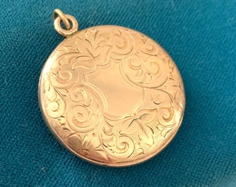 Vintage W&H Co. 1/4 Gold Shell Round Medallion Photo Locket, Antique Victorian Etched Photo Locket Keepsake Jewelry, Gift for Her