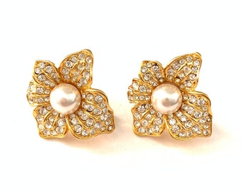 Stunning Vintage Plated Gold Rhinestone and Pearl Flower Earrings // Wedding Flower Clip On Earrings, Wedding Pearl Crystal Earrings