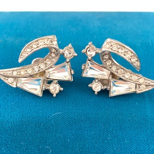 Gorgeous Vintage Silver Tone Clear Rhinestone Flower Clip On Earrings