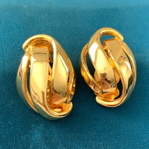 Vintage Clip On Earrings, Vintage Jewelry, Statement Earrings, Gold Plated Earrings, Vintage Accessory, Gold Clip Ons