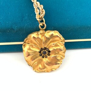 Beautiful Large Vintage Gold Filled Pansy Flower Locket // Sweet Nothing Locket // Remember Locket // Keepsake Locket