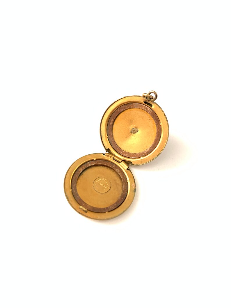 Beautiful Vintage Gold Filled Mother of Pearl Round Cameo Locket image 3