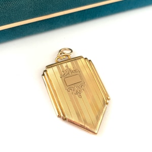 Vintage Art Deco Yellow Gold Filled Locket Shield Locket, Antique Art Deco Locket Space for Initial Monogram, Large Geometric Photo Locket