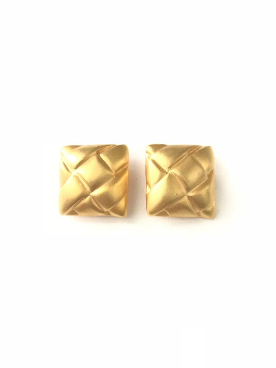 Vintage Matte Gold Plated Geometric Quilted State… - image 2