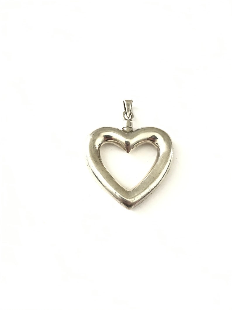 Vintage 925 Sterling Heart Perfume Bottle Flask Pendant - Silver Heart Perfume Bottle Pendant Vintage 925 Sterling Heart Perfume Bottle Flask Pendant - Silver Heart Perfume Bottle Pendant