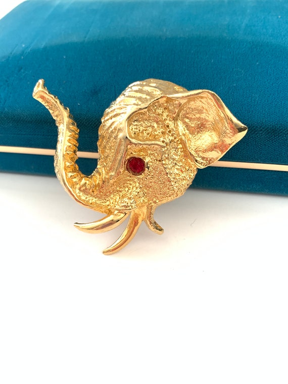 Large Vintage 1980s Gold Tone Elephant Head Brooch - image 3