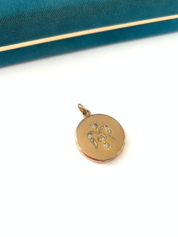 Vintage Art Nouveau Fleur De Lis Gold Filled Lock… - image 1