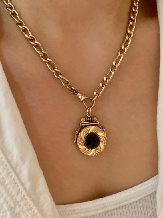 Vintage Chanel Necklace with Round CC Pendant – Very Vintage
