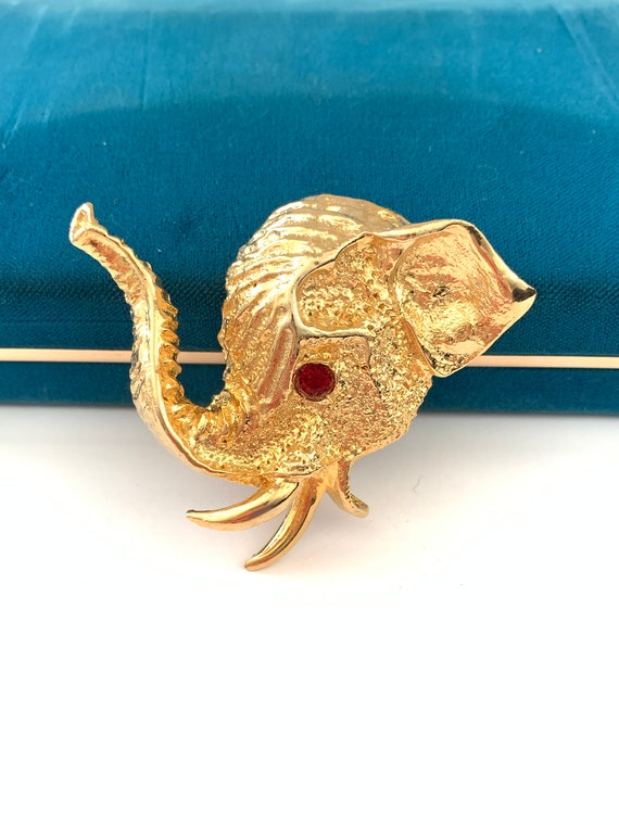 Large Vintage 1980s Gold Tone Elephant Head Brooch - image 1