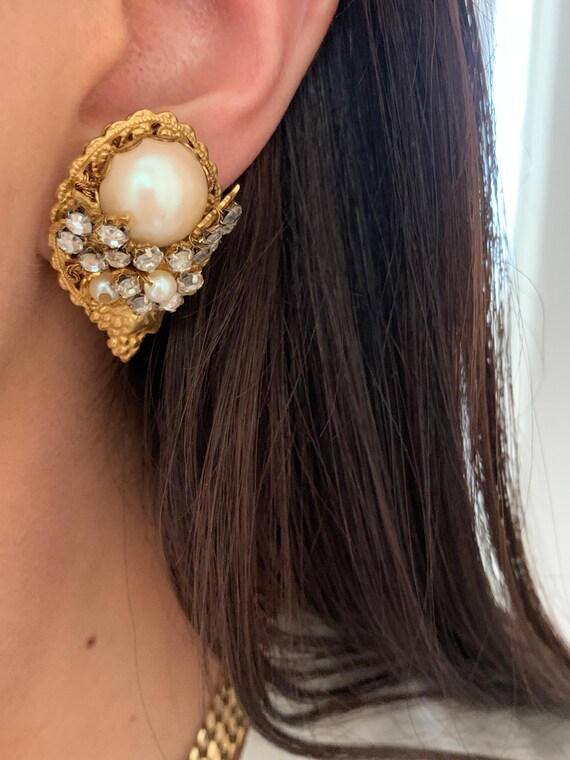Gorgeous Vintage Gold Filigree Pearl Clip Earring… - image 3