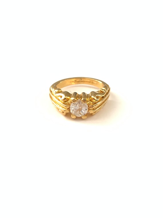 Vintage Victorian Inspired Gold Tone Ring With Cle