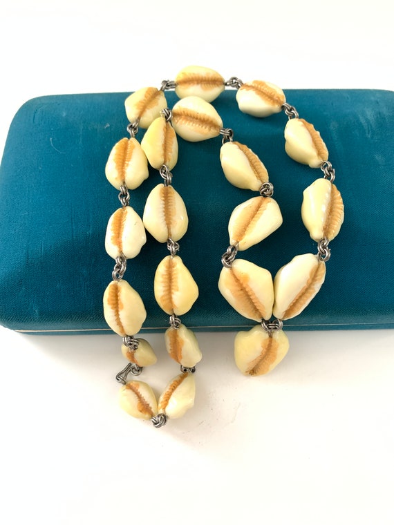 Vintage Cowrie Shell Necklace Summer Beach Neckla… - image 3