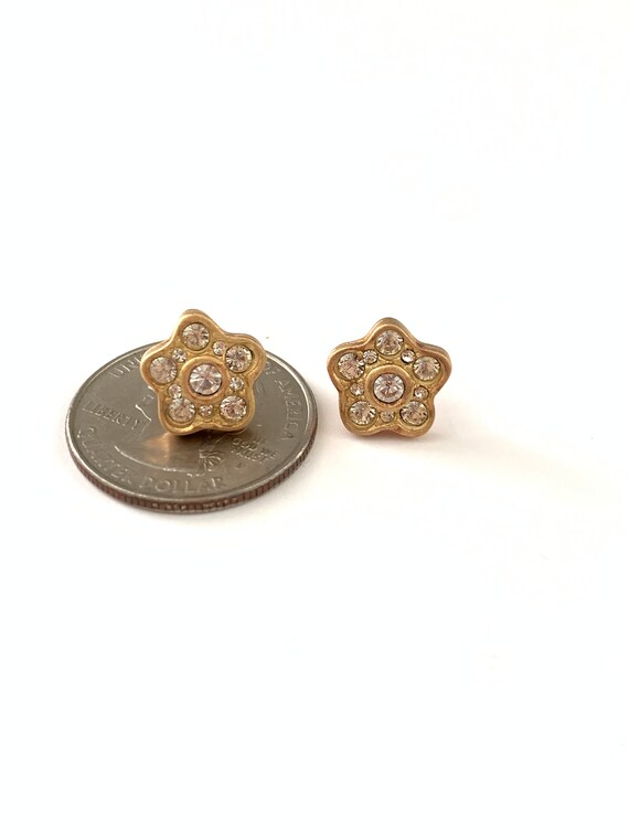 Vintage Plated Matte Gold Daisy Stud Earrings, Go… - image 5