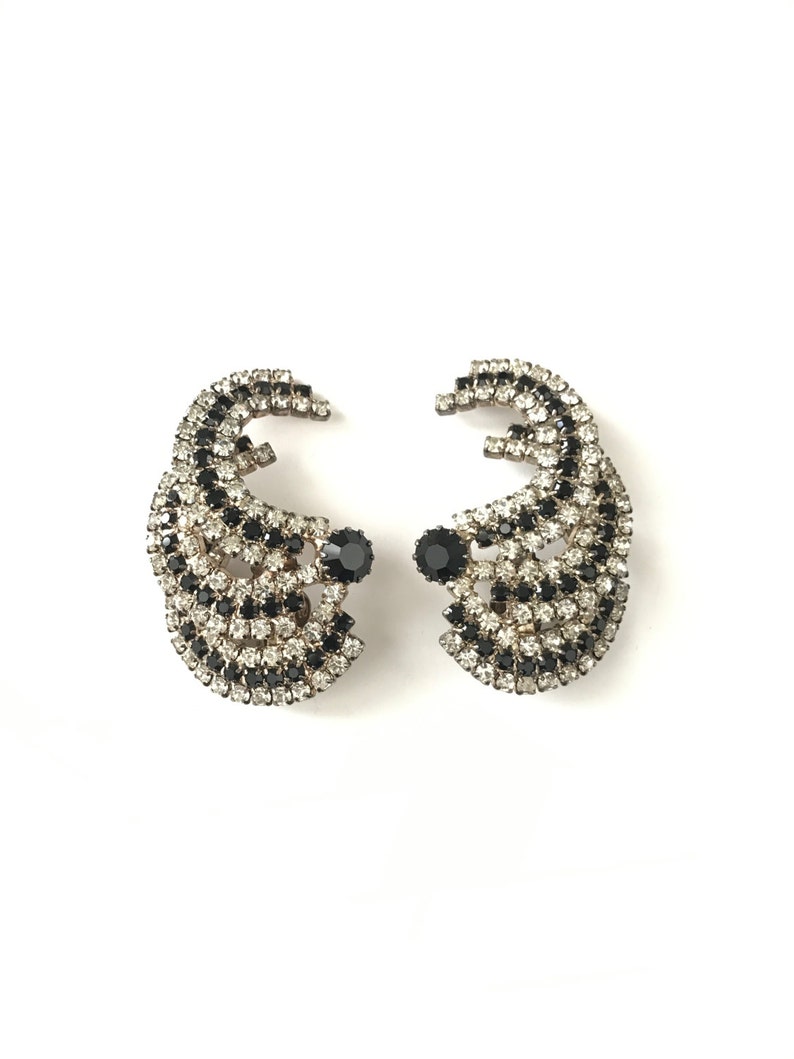 Virginia Crystal Earring in Black Misty White