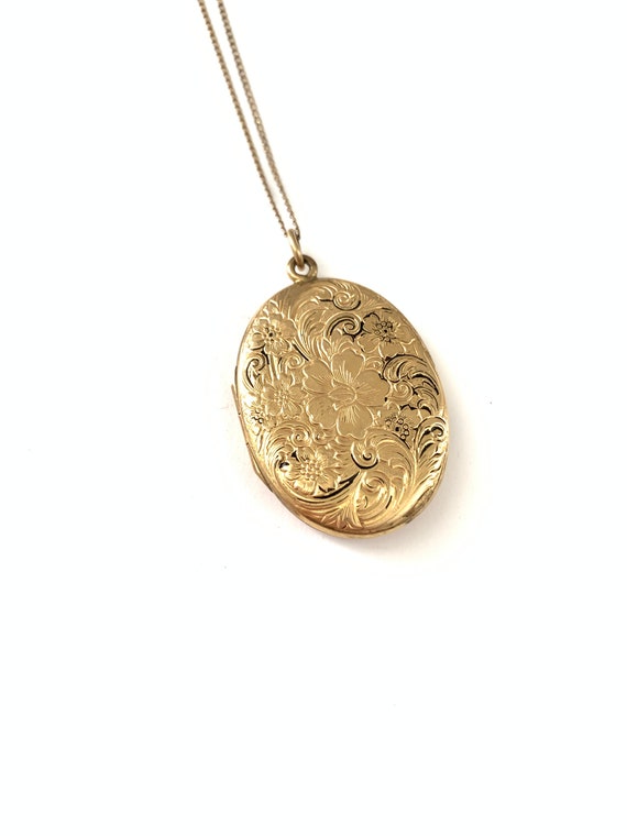 Gorgeous Gold Filled Floral Flower Locket Necklace