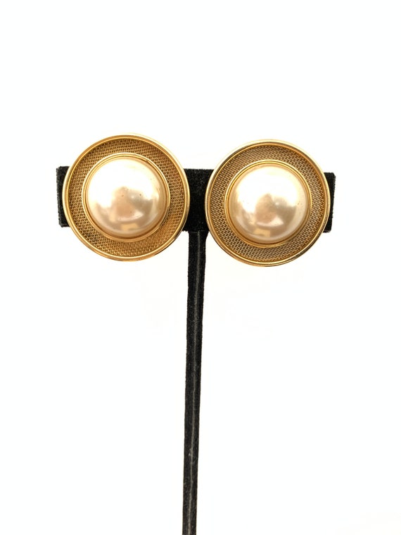Vintage Round Faux Pearl Clip Earrings Mesh Borde… - image 2